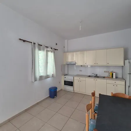 شقة Iliaxtida Filótion